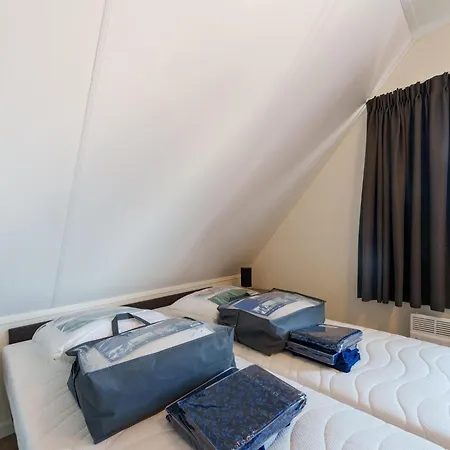 Vakantiehuis Beautiful With Sauna Near Rotterdam Simonshaven