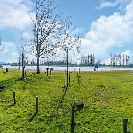 Beautiful With Sauna Near Rotterdam בית נופש